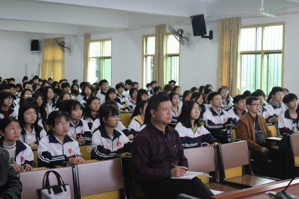 新田二中:"永远听党话"党史教育进校园