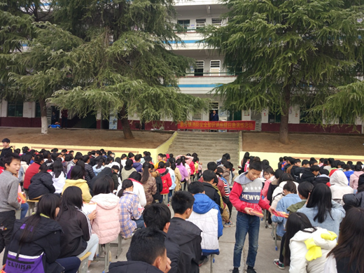 新圩中学:开展消防安全知识讲座暨演练活动